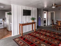 Travelodge by Wyndham Gardiner Yellowstone Park North