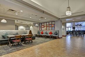 Hampton Inn & Suites Newark-Harrison-Riverwalk