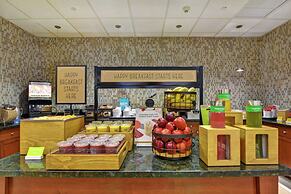 Hampton Inn & Suites Newark-Harrison-Riverwalk