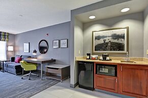 Hampton Inn & Suites Newark-Harrison-Riverwalk