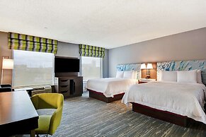 Hampton Inn & Suites Newark-Harrison-Riverwalk