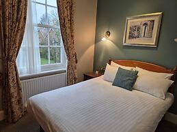 Warren Lodge Hotel