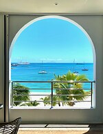 Holland House Beach Hotel