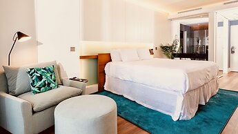 Holland House Beach Hotel