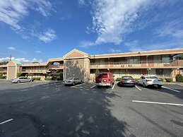 Travelers Inn