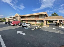 Travelers Inn