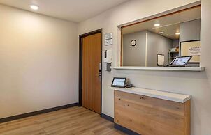 Extended Stay America Select Suites - Wichita - North