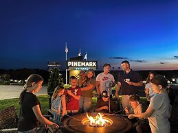 Pinemark Inn & Suites