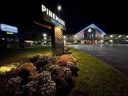 Pinemark Inn & Suites