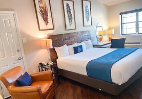 Pinemark Inn & Suites