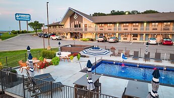 Pinemark Inn & Suites