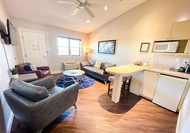 Pinemark Inn & Suites