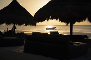 Casa Las Tortugas Petit Beach Hotel & Spa