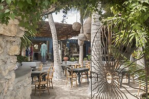 Casa Las Tortugas Petit Beach Hotel & Spa