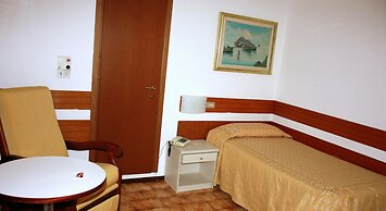 Piccolo Hotel