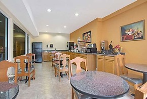 Super 8 by Wyndham Daytona Beach