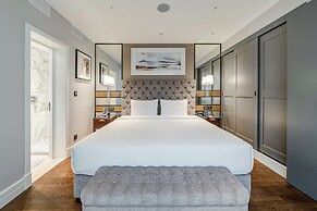 Chekhoff Hotel Moscow Curio Collection by Hilton