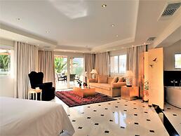 Out Of The Blue All Inclusive Resort & Spa