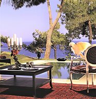 Out Of The Blue All Inclusive Resort & Spa