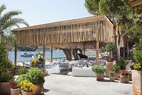 Out Of The Blue All Inclusive Resort & Spa