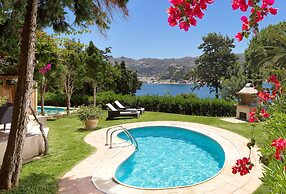 Out Of The Blue All Inclusive Resort & Spa