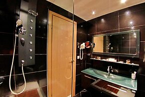 Out Of The Blue All Inclusive Resort & Spa