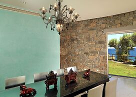 Out Of The Blue All Inclusive Resort & Spa