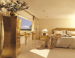 Out Of The Blue All Inclusive Resort & Spa