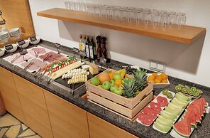 Alpen Hotel München