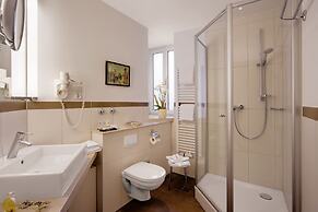 Alpen Hotel München