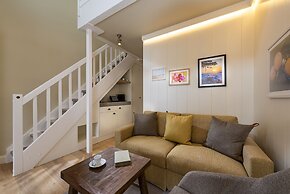 LOEV - VELA Hotel