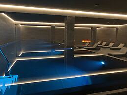 LOEV - VELA Hotel
