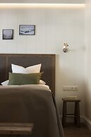 LOEV - VELA Hotel
