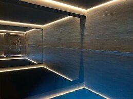 LOEV - VELA Hotel