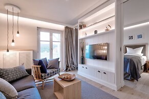 LOEV - VELA Hotel