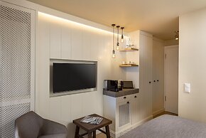 LOEV - VELA Hotel