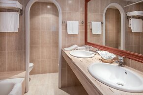 Hotel GHT Neptuno Tossa & Venus SPA