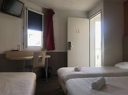 Premiere Classe Avignon Courtine