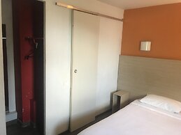 Premiere Classe Avignon Courtine