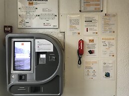 Premiere Classe Avignon Courtine