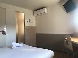 Premiere Classe Avignon Courtine