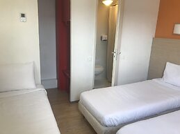 Premiere Classe Avignon Courtine