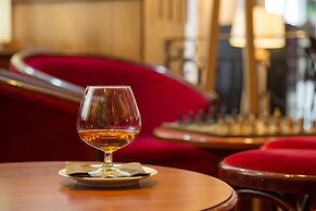 Brit Hotel Chinon le Lion d'Or