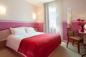 Brit Hotel Chinon le Lion d'Or