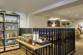 The Playce Hotel & Bar by Happyculture