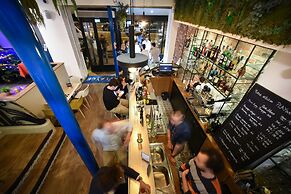 The Playce Hotel & Bar by Happyculture