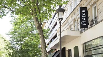 The Playce Hotel & Bar by Happyculture