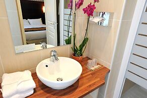 The Playce Hotel & Bar by Happyculture