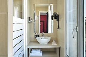 The Playce Hotel & Bar by Happyculture