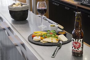 The Playce Hotel & Bar by Happyculture